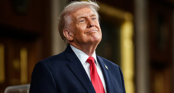 “വെടിയുതിര്‍ത്തപ്പോള്‍-തനിക്ക്-ഭയം-തോന്നിയില്ല”,-ആവര്‍ത്തിച്ച്-ആവശ്യപ്പെട്ടതുകൊണ്ടാണ്-നിലത്ത്-കിടക്കാന്‍-തയ്യാറായത്,-താന്‍-റേപ്പിസ്‌റ്റോ-ശിശുപീഡകനോ-അല്ല,-അക്രമി-കൊണ്ടുവന്ന-മാനിഫെസ്‌റ്റോ-വായിക്കാന്‍-കാത്തിരിക്കുകയാണെന്ന്-ട്രംപ്