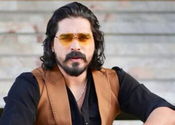 നീ-ആരാണെന്ന്-നിനക്കറിയാമല്ലോ,-നീ-ചുമ്മാ-കിടന്ന്-കൊഞ്ചല്ലേ,-മോന്തയ്ക്കിട്ട്-അടിക്കൂട്ടാ,-നിന്റെ-സ്റ്റാറ്റസിടല്‍-ഒന്ന്-കുറച്ചോട്ടാ,-എന്റെ-ഫോട്ടോ-അധികമൊന്നും-ഇടേണ്ട,-ഷിയാസിന്റെ-ശബ്ദ-സന്ദേശം-പുറത്ത്