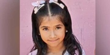 ബന്ധുവീട്ടിലേക്ക്-പോകുന്നതിനി‌ടെ-ഒന്നാം-ക്ലാസുകാരി-പെട്ടെന്ന്-കുഴഞ്ഞുവീണു,-ഉടൻ-ആശുപത്രിയിലെത്തിച്ചെങ്കിലും-ജീവൻ-രക്ഷിക്കാനായില്ല