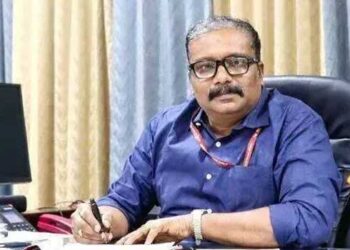 സർക്കാർ-അനുമതിയില്ലാതെ-സമൂഹമാധ്യമങ്ങളോട്-പ്രതികരിച്ചു,-സർക്കാർ-ചട്ടങ്ങൾ-ലംഘിച്ചു!!-ബി-അശോകിന്-സസ്പെൻഷൻ,-നടപടി-ചട്ടവിരുദ്ധം,-സർക്കാരിനെതിരെ-എന്തു-തരം-പ്രസ്താവനയാണ്-താൻ-നടത്തിയതെന്ന്-ഉത്തരവിൽ-വ്യക്തമാക്കിയിട്ടില്ല,-പുതിയൊരു-സർക്കാർ-ഫോം-ചെയ്യുന്ന-സാഹചര്യത്തിൽ-പെട്ടെന്ന്-നിയമ-നടപടിയുമായി-മുന്നോട്ട്-പോകുന്നില്ല-ബി.-അശോക്