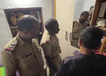 വിവാഹ-വീട്ടിൽ-നിന്നും-വരന്റെ-സ്വർണ്ണമാല-മോഷ്ടിച്ചു;-സ്വർണ്ണം-സൂക്ഷിച്ച-അലമാര-കുത്തിതുറന്ന-നിലയിൽ;-സംഭവം-വിവാഹ-പാർട്ടിക്കിടെ