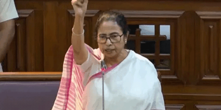 15,000-വോട്ടുകളുടെ-ഭൂരിപക്ഷത്തിൽ-സുവേന്ദുവിന്-ജയം;-ബംഗാൾ-രാഷ്ട്രീയത്തിൽ-മമത-യുഗത്തിന്-അന്ത്യം