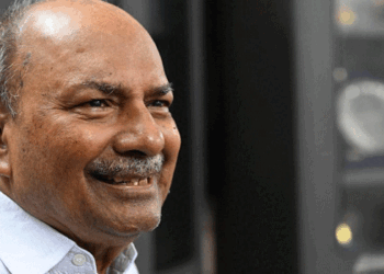 നിലവിൽ-കേൾക്കുന്ന-പേരൊക്കെ-ഇഷ്ടമുള്ളതാണ്;-ഇപ്പോൾ-കേൾക്കുന്നത്-മൂന്ന്-പേരാണ്;-മൂന്ന്-പേരെയും-ഇഷ്ടം;​-ഗാന്ധിയുടെയും-നെഹ്റുവിന്റെയും-കാലം-മുതൽ-മുഖ്യമന്ത്രി-പദവിയെ-ചൊല്ലി-തർക്കം-ഉണ്ട്-‘-എ-കെ-ആന്റണി