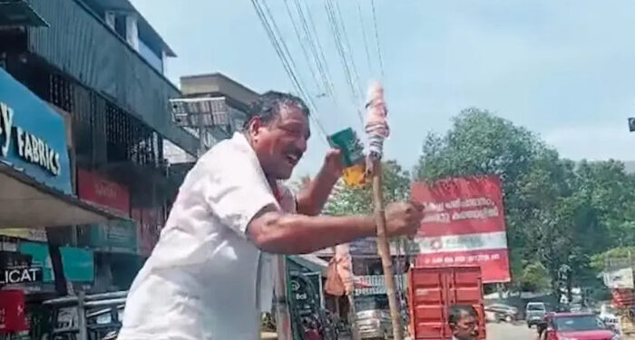 “വി-ഡിയെ-മുഖ്യമന്ത്രിയാക്കണം,-ഇല്ലെങ്കില്‍-ആത്മഹത്യ-ചെയ്യും”,-ദേഹത്ത്-പെട്രോളൊഴിച്ച്-കയ്യില്‍-ലൈറ്ററുമായി-കോണ്‍ഗ്രസ്-പ്രവര്‍ത്തകന്‍