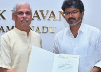 തമിഴ്നാട്-മുഖ്യമന്ത്രിയായി-വിജയ്-നാളെ-സത്യപ്രതിജ്ഞ-ചെയ്യും!-120-എംഎൽഎമാരുടെ-പിന്തുണയോടെ-ഗവർണറെ-കണ്ടു
