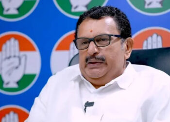 നിയുക്ത-മുഖ്യമന്ത്രി-കെ.-മുരളീധരന്-അഭിവാദ്യങ്ങൾ,-കെ-മുരളീധരന്-വേണ്ടി-കളത്തിലിറങ്ങി-അണികള്‍,-കണ്ണൂരില്‍-ഫ്ലക്സ്-ബോര്‍ഡുകള്‍