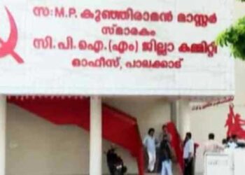 എന്റെ-ഔദാര്യത്തിലാണ്-നീ-പാർട്ടി-കമ്മിറ്റിയിൽ-ഇരിക്കുന്നത്’…-ഏരിയക്കമ്മിറ്റി-അം​ഗത്തിനെതിരെ-ജില്ലാ-സെക്രട്ടറിയുടെ-അധിക്ഷേപം,-പിന്നാലെ-തരംതാഴ്ത്തി,-പാലക്കാട്-സിപിഎമ്മിൽ-കൂട്ടരാജി,-മുപ്പതോളം-പേർ-പാർട്ടി-വിടുന്നു.-ഉത്തര-മലബാറിലെ-നിയുക്ത-എംഎൽഎയുടെ-നേതൃത്വത്തിൽ-പാലക്കാട്-കൺവെൻഷൻ-ഉണ്ടാകും,-സിപിഎമ്മിലെ-അതൃപ്തർ-അതിൽ-പങ്കെടുക്കും-പാർട്ടിവിടാൻ-നിൽക്കുന്നവരുടെ-വെല്ലുവിളി