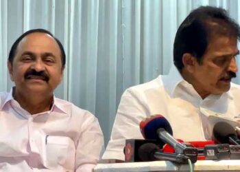 ഹൈക്കമാൻഡ്-തീരുമാനം-വിഡിക്കൊപ്പമോ?-പ്രഖ്യാപനം-വരുമ്പോഴേക്കും-നാട്ടിലുണ്ടാകണം,-പറവൂരിലേക്ക്-തിരിച്ച്-വിഡി!!-‘നേതൃത്വമേ,-ഞങ്ങൾ-തലതാഴ്ത്തിയാണ്-നടക്കുന്നത്’-സമൂഹമാധ്യമങ്ങളിൽ-പോസ്റ്ററുകൾ,-ബെന്നി-ബഹനാനെ-തടഞ്ഞ്-പ്രവർത്തകർ,-കെസി-മുഖ്യമന്ത്രിയായാൽ-കോൺ​ഗ്രസ്-കമ്മിറ്റി-പിരിച്ചുവിടുമെന്ന്-കോട്ടൂർ-​ഗ്രാമപഞ്ചായത്ത്