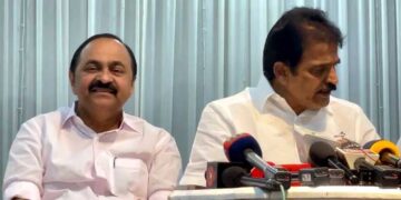 ഹൈക്കമാൻഡ്-തീരുമാനം-വിഡിക്കൊപ്പമോ?-പ്രഖ്യാപനം-വരുമ്പോഴേക്കും-നാട്ടിലുണ്ടാകണം,-പറവൂരിലേക്ക്-തിരിച്ച്-വിഡി!!-‘നേതൃത്വമേ,-ഞങ്ങൾ-തലതാഴ്ത്തിയാണ്-നടക്കുന്നത്’-സമൂഹമാധ്യമങ്ങളിൽ-പോസ്റ്ററുകൾ,-ബെന്നി-ബഹനാനെ-തടഞ്ഞ്-പ്രവർത്തകർ,-കെസി-മുഖ്യമന്ത്രിയായാൽ-കോൺ​ഗ്രസ്-കമ്മിറ്റി-പിരിച്ചുവിടുമെന്ന്-കോട്ടൂർ-​ഗ്രാമപഞ്ചായത്ത്