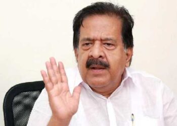 രമേശ്-ചെന്നിത്തലയ്ക്ക്-പരിഭവം,-തിരുവനന്തപുരം-വിട്ടു,-പുറത്തേക്ക്-പോയത്-വീടിന്റെ-പിൻവാതിൽ-വഴി,-നിയമസഭ-കക്ഷിയോ​ഗത്തിൽ-പങ്കെടുക്കില്ല!!-യോ​ഗം-വൈകുന്നേരം-4-മണിക്ക്
