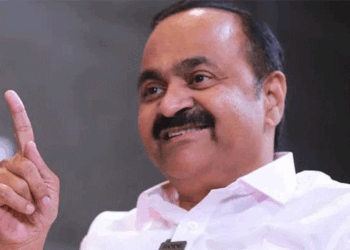 ജനങ്ങളുടെ-സ്വന്തം-വി.ഡി;-പ്രതിപക്ഷത്തിന്റെ-തീപ്പൊരി-ശബ്ദത്തിൽ-നിന്ന്-ഭരണത്തിന്റെ-അമരത്തേക്ക്;കേരളത്തിന്റെ-24-ാം-മുഖ്യമന്ത്രി