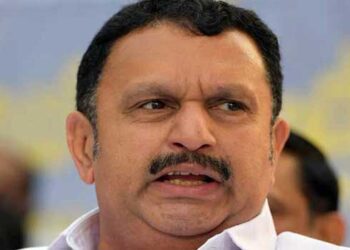 ‘അദ്ദേഹം-ഒരു-തരത്തിലുള്ള-വിമതപ്രവർത്തനവും-നടത്തില്ല,-മുമ്പും-തനിക്ക്-അനുകൂലമല്ലാത്ത-തീരുമാനങ്ങൾ-ഉണ്ടായപ്പോൾപോലും-പാർട്ടിയുടെ-നയങ്ങളും-അച്ചടക്കവും-പാലിച്ച്-പ്രവർത്തിച്ച-പാരമ്പര്യമാണ്-ചെന്നിത്തലയ്ക്കുള്ളത്.-മന്ത്രിസഭയിൽ-ഉണ്ടാകേണ്ടത്-പാർട്ടിയുടെ-ആവശ്യമാണ്’-കെ-മുരളീധരൻ