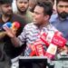 ‘ഞങ്ങളെ-തല്ലിയവൻമാരെ-നന്നായി-അറിയാം,-ഒരുത്തന്റെ-പേര്-മനീഷ്,-അവന്റെ-വീട്-കമ്പം,-മറ്റൊരുത്തന്റെ-പേര്-അജീഷ്,-അവന്റെ-വീട്-പുതുപ്പരിയാരം,-മറ്റൊരുത്തൻ-ഇവിടുത്തെ-എസ്ഐ-രജിത്ത്…-എല്ലാവരേയും-ഞങ്ങൾ-നോക്കിവച്ചി‌ട്ടുണ്ട്,-ഞങ്ങൾ-അടിക്കാൻ-തുടങ്ങിയാൽ,-ഞങ്ങളുടെ-ഭീകരതയ്ക്ക്-അതിരുണ്ടാവില്ല…പോലീസിനു-നേരെ-കൊലവിളി-പ്രസം​ഗം,-50-എസ്എഫ്‌ഐ-പ്രവർത്തകർക്കെതിരെ-ജാമ്യമില്ലാ-വകുപ്പിൽ-കേസ്