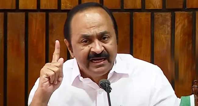 യാത്രയിൽ-കൂടുതൽ-സുരക്ഷ-വേണ്ടെന്ന്-വി-ഡി,-പറ്റില്ലെന്ന്-പോലീസ്-ഉദ്യോഗസ്ഥർ!!-അത്ര-നിർബന്ധമെങ്കിൽ-പൈലറ്റും-എസ്കോർട്ടും-മാത്രം-മതി,-യാത്ര-പോകുമ്പോൾ-നാട്ടുകാരെ-ബുദ്ധിമുട്ടിക്കരുത്,-റോഡ്-ബ്ലോക്ക്-ചെയ്യരുത്-യാത്രാ-സുരക്ഷയില്-ശൈലി-മാറ്റം-പ്രഖ്യാപിച്ച്-നിയുക്ത-മുഖ്യമന്ത്രി