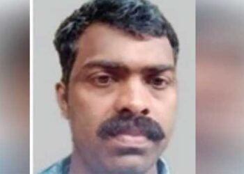 മഴ-നനയാതിരിക്കാൻ-ടിപ്പറിനടിയിൽ-കയറിനിന്നു,-അബദ്ധത്തിൽ-ലിവറിൽ-തട്ടി-ഉയർത്തിവച്ചിരുന്ന-ഡംപ്‌-ബോക്സ്-താഴേക്കു-പതിച്ച്-യുവാവിന്-ദാരുണാന്ത്യം