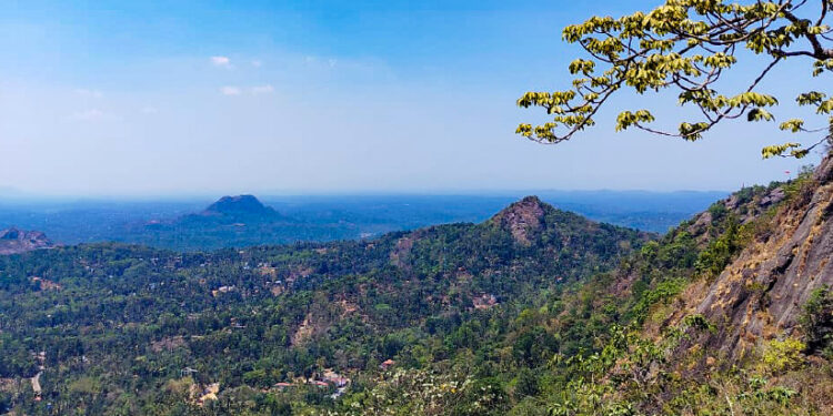 ശിലായുഗത്തിന്റെ-നിഴൽ-വീണ-വഴികൾ