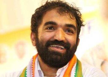 ‘മന്ത്രി-സ്ഥാനം-വേണ്ടെന്ന്-നേരത്തെ-തീരുമാനിച്ചത്!!-ജനം-വെറുത്തിട്ട്-എത്ര-സ്ഥാനമുണ്ടായാലും-എന്താണ്-കാര്യം?-എന്റെ-പിതാവിന്റെ-വാക്കുകളാണ്-എന്നെ-നയിക്കുന്നത്,-ജനങ്ങൾക്കൊപ്പം-നിൽക്കാനാണ്-ഇഷ്ടം,-ഉമ്മൻ-ചാണ്ടി-ഫൗണ്ടേഷന്റെ-പ്രവർത്തനങ്ങൾ-കാസർകോഡ്-മുതൽ-തിരുവനന്തപുരം-വരെ-വ്യാപിപ്പിക്കണം’-ചാണ്ടി-ഉമ്മൻ