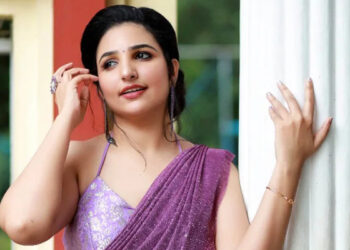 സതീശാ-മോനെ…-ചവിട്ടി-പുറത്താക്കിക്കോ,-കൂടെയുള്ളവര്‍ക്കും-മുന്നറിയിപ്പ്-കൊടുത്തേരെ…-സൂക്ഷിച്ചാല്‍-ദുഃഖിക്കേണ്ട,-റിനിക്കെതിരെ-ആക്ഷേപവര്‍ഷം,-ഓരിയിട്ടത്-കണ്ണുകടിയുള്ള-ചില-കുലംകുത്തികള്‍,-അവര്‍-കോണ്‍ഗ്രസുകാരല്ല,-മറുപടിയുമായി-നടി