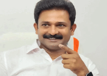 ‘തേക്കുംകാട്ടിൽ-ജോൺ-റോമൻ-കാത്തലിക്-ജിന്റോ-എന്നല്ല,-ജിന്റോ-ജോൺ;-അത്-മതി‘-വിഡി.-സതീശന്റെ-സത്യപ്രതിജ്ഞ-ചർച്ചയാവുന്നതിനിടെ-ജിന്റോ-ജോണിന്റെ-പോസ്റ്റ്;-മുഖ്യമന്ത്രിയെ-വിമർശിച്ചതല്ല,-അത്-തന്റെ-നിലപാടെന്നും-വിശ​ദീരണം