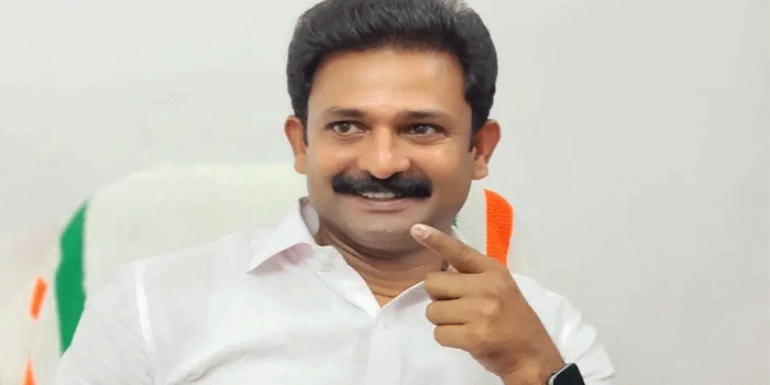 ‘തേക്കുംകാട്ടിൽ-ജോൺ-റോമൻ-കാത്തലിക്-ജിന്റോ-എന്നല്ല,-ജിന്റോ-ജോൺ;-അത്-മതി‘-വിഡി.-സതീശന്റെ-സത്യപ്രതിജ്ഞ-ചർച്ചയാവുന്നതിനിടെ-ജിന്റോ-ജോണിന്റെ-പോസ്റ്റ്;-മുഖ്യമന്ത്രിയെ-വിമർശിച്ചതല്ല,-അത്-തന്റെ-നിലപാടെന്നും-വിശദീരണം
