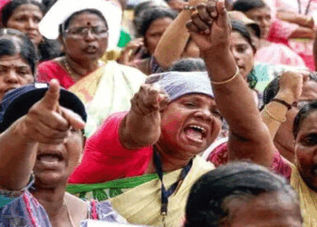 ‘എലിയെ-പ്രസവിച്ചാലും-പുലിയെ-പ്രസവിച്ചാലും-വേദനയുണ്ടാവും;-പുലിയെ-പ്രസവിക്കാൻ-ഒൻപതുമാസം-സമയം-നൽകി;-അത്-പ്രസവിക്കാതെ-വയറ്റിൽക്കിടന്ന്-ചാപിള്ളയായി‘-മുൻ-ധനമന്ത്രിയ്ക്ക്-ആശാപ്രവർത്തകരുടെ-മറുപടി