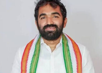 ദയവ്-ചെയ്ത്-തന്നെ-പാര്‍ട്ടി-വിരുദ്ധനാക്കരുത്,-മന്ത്രി-സ്‌ഥാനത്തേക്ക്-പേര്-വലിച്ചിഴച്ച്-അപമാനിച്ചത്-മാധ്യമങ്ങള്‍,-പിതാവിനെ-കൊല്ലാൻ-ശ്രമിച്ചവനെന്നുവരെ-കേട്ടു,-ഇനിയും-ക്രൂരമായ-ആക്ഷേപങ്ങള്‍-കേള്‍പ്പിക്കരുതെന്ന്-ചാണ്ടി-ഉമ്മന്‍