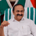 ‘അച്ഛന്റെ-മാത്രമല്ല-അമ്മയുടെ-പേരുകൂടി-പറയണമെന്ന്-ആഗ്രഹമുണ്ടായിരുന്നു;-അതു-സാധിക്കാത്തതിലാണ്-സങ്കടം;-എംഎൽ.എ-ആകുന്നതിന്-മുമ്പേ-തന്നെ-മാതാപിതാക്കൾ-മരണപ്പെട്ടു;അവരുടെ-പേര്-പറയുന്നതിൽ-അഭിമാനം‘-വിവാദങ്ങളിൽ-പ്രതികരിച്ച്-മുഖ്യമന്ത്രി