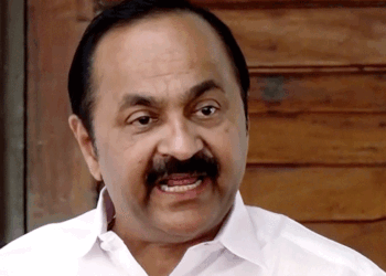 ‘ബിഷപ്പ്-ഹൗസിൽ-പോയാൽ-എന്താണ്-കുഴപ്പം?-അതെങ്ങനെ-തിണ്ണ-നിരങ്ങലാകും?-തിരഞ്ഞെടുപ്പ്-മുന്നിൽ-കണ്ടുള്ള-സന്ദർശനങ്ങളെയാണ്-എതിർക്കുന്നത്;-മുഖ്യമന്ത്രി-സ്ഥാനത്തിരിക്കുന്നത്-എല്ലാവരെയും-ചേർത്തു-പിടിക്കാനാണ്;-പക്ഷേ,-വർ​ഗീയതയുമായി-രമ്യതയില്ല‘-വി.ഡി-സതീശൻ